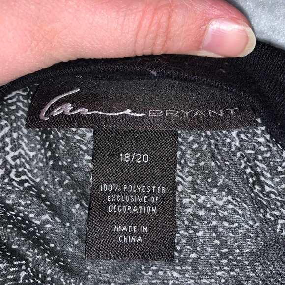 A black see through shirt - Picture 4 of 4